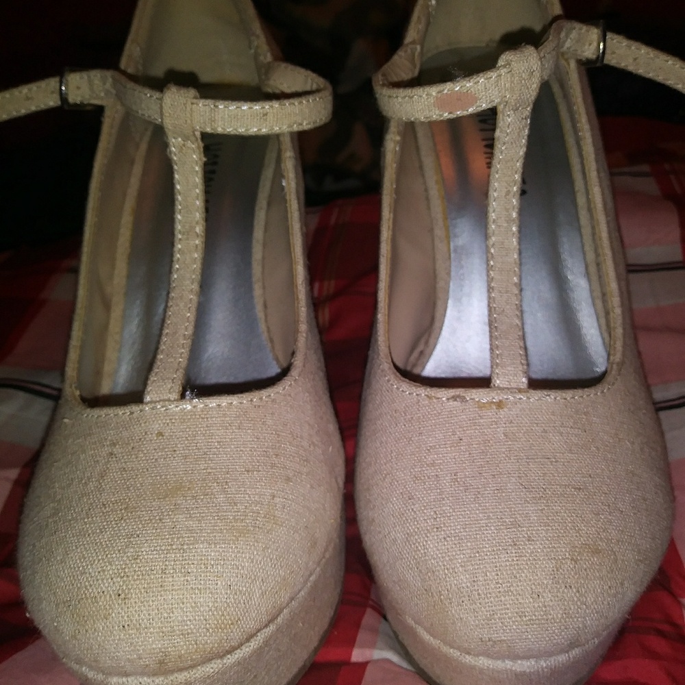 Heels - Picture 2 of 2
